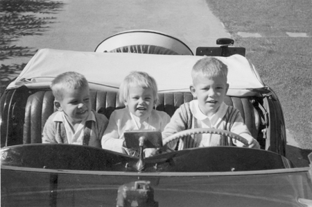 3 Kids in Car